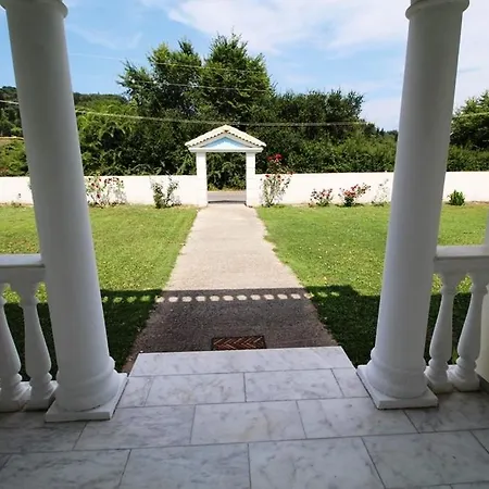 Sissy's Rose Garden Apartament *
